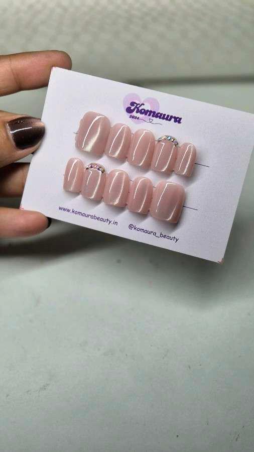 Cat eye nails - Thumbnail 2